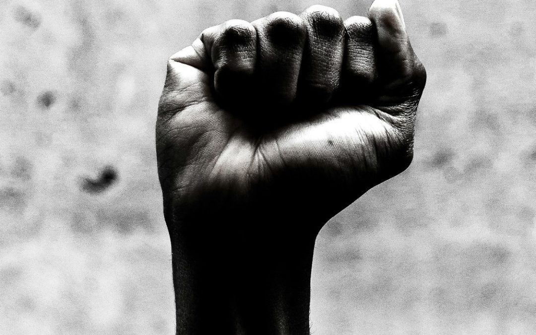 Understanding a Decolonized Approach to Therapy: The Intersection of Liberation Psychology, Ideology, and Practice